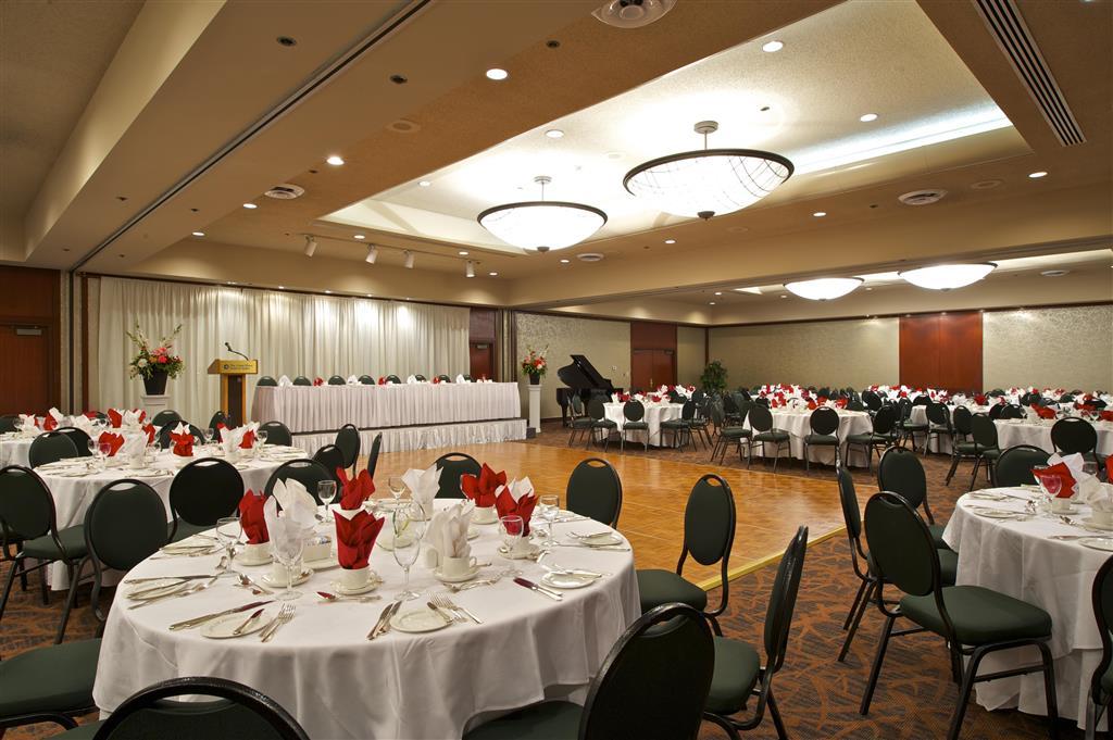 Coast Plaza Hotel And Suites Vancouver Facilities photo