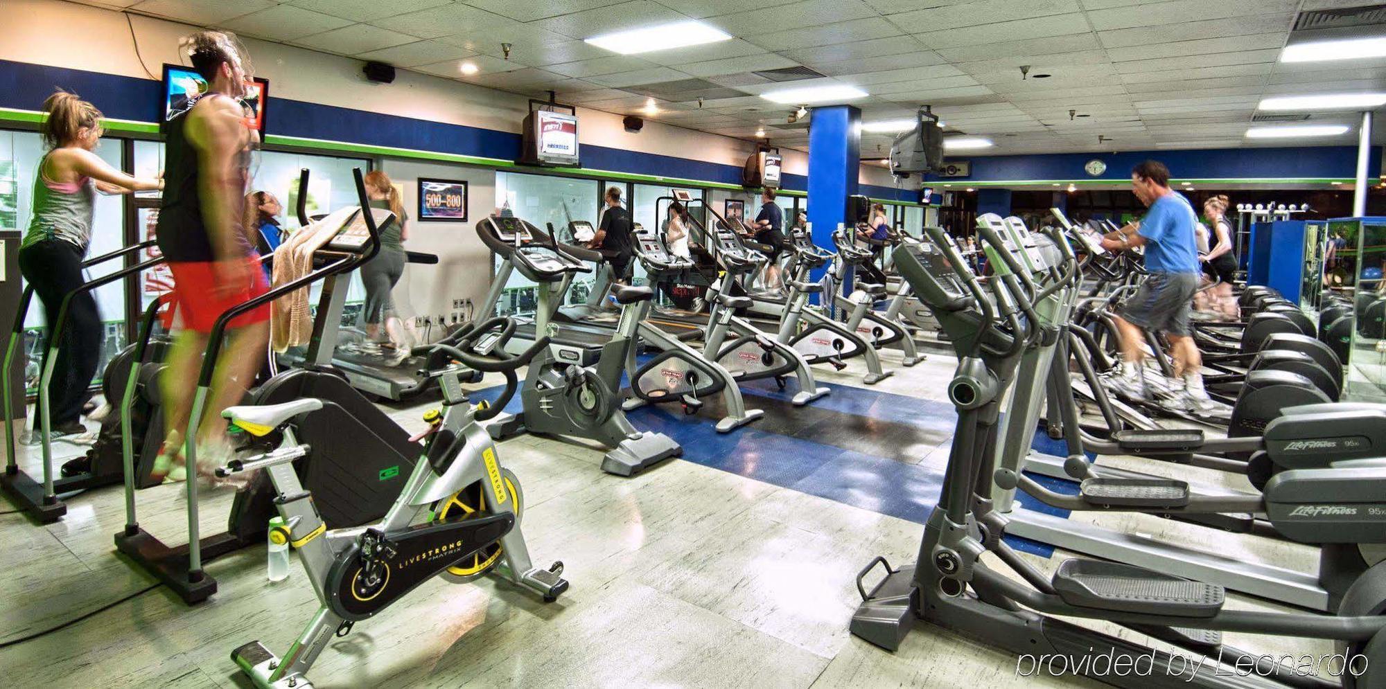 Coast Plaza Hotel And Suites Vancouver Facilities photo